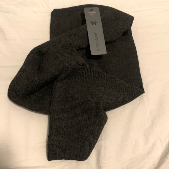 BNWT Grey Scarf from Hot Paws - Picture 5 of 7